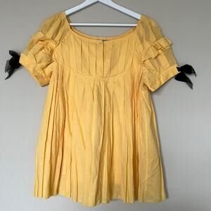 Women’s pleated cotton top, size 8